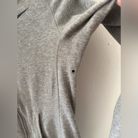 NIKE - Women’s Dri-Fit Grey Zip-Up in Extra Small - Picture 3 of 16